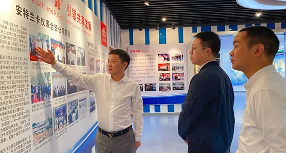 青田县委常委、纪委书记、监委主任陆翔到122cc太阳集成游戏集团开展“纪检监察干部联百企”活动